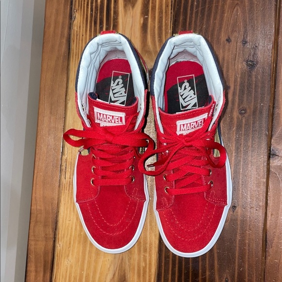 Vans Sk8-Hi Marvel Captain Marvel/ Wonder Woman Sneakers Men’s 6.5 Women’s 8 - Picture 7 of 13